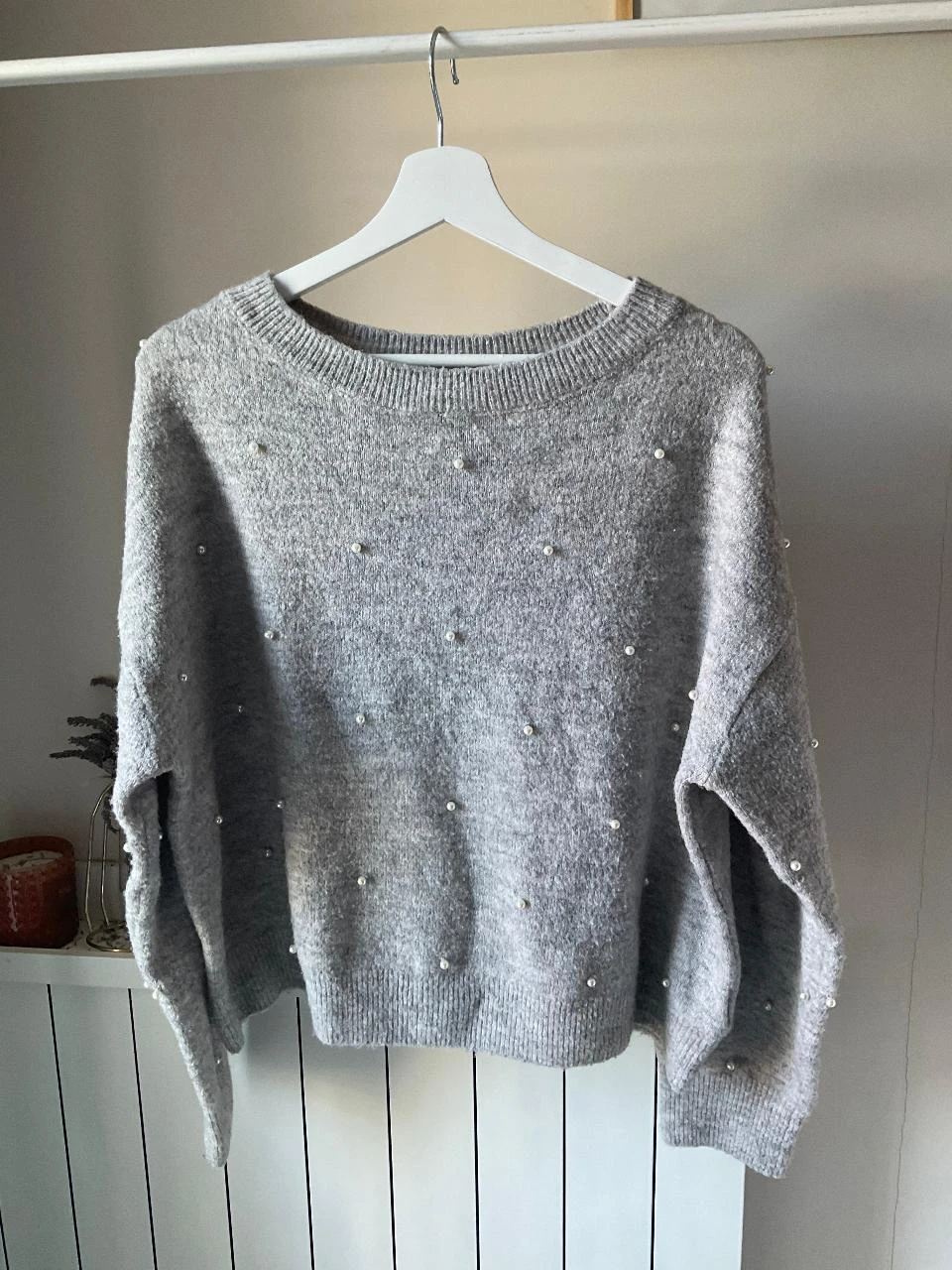 Suéter cinza perolado H&M – suavidade e elegância com um toque chique Tamanho G – photo 2